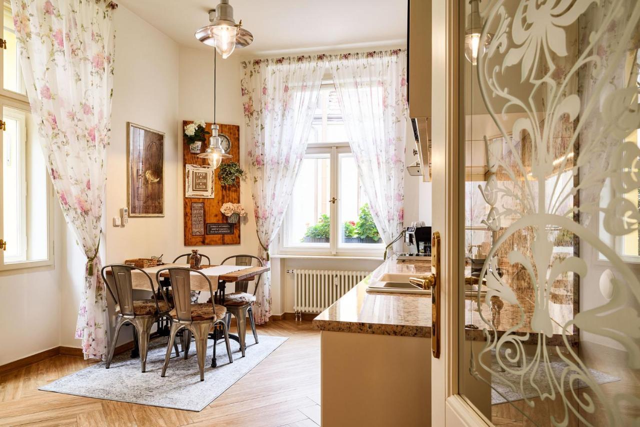Pragueone Apartment,A/C,Terrace المظهر الخارجي الصورة
