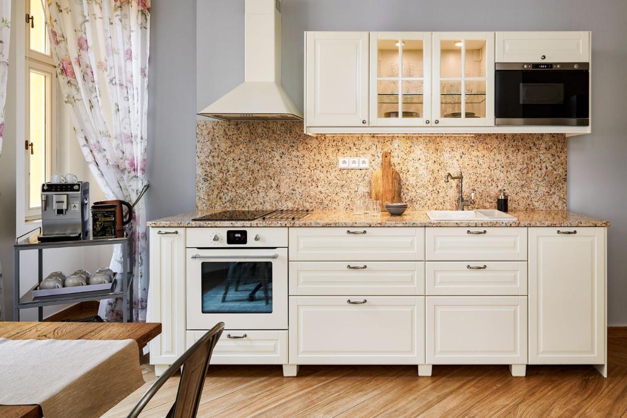 Pragueone Apartment,A/C,Terrace المظهر الخارجي الصورة