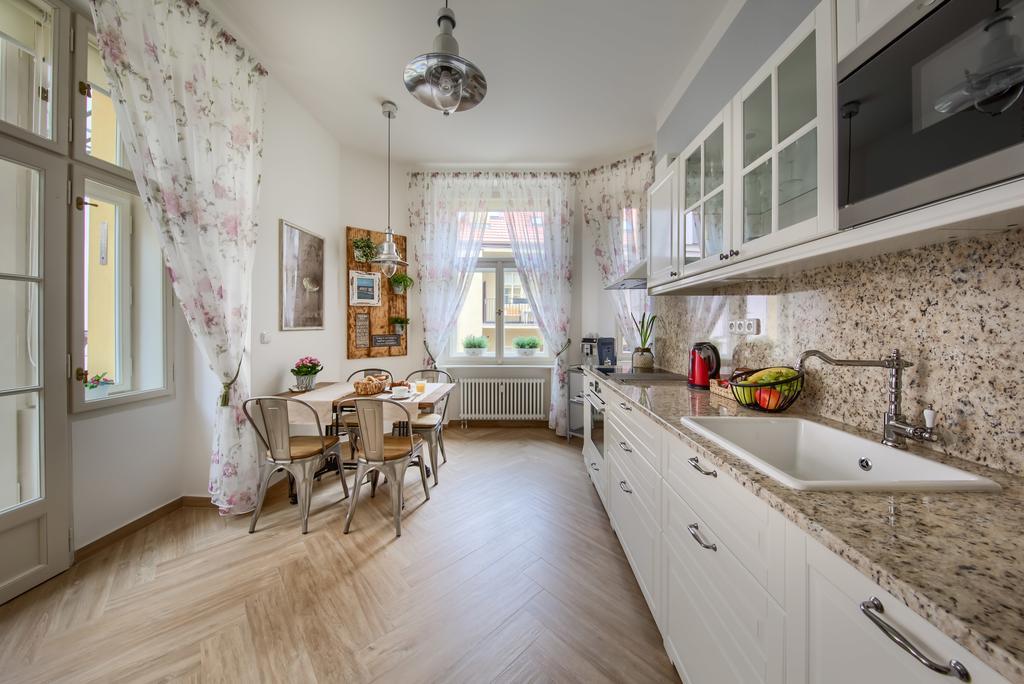 Pragueone Apartment,A/C,Terrace المظهر الخارجي الصورة