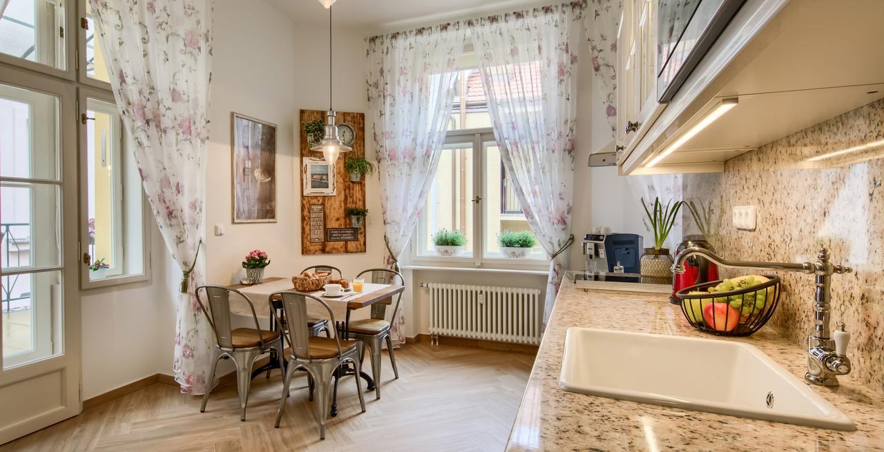Pragueone Apartment,A/C,Terrace المظهر الخارجي الصورة
